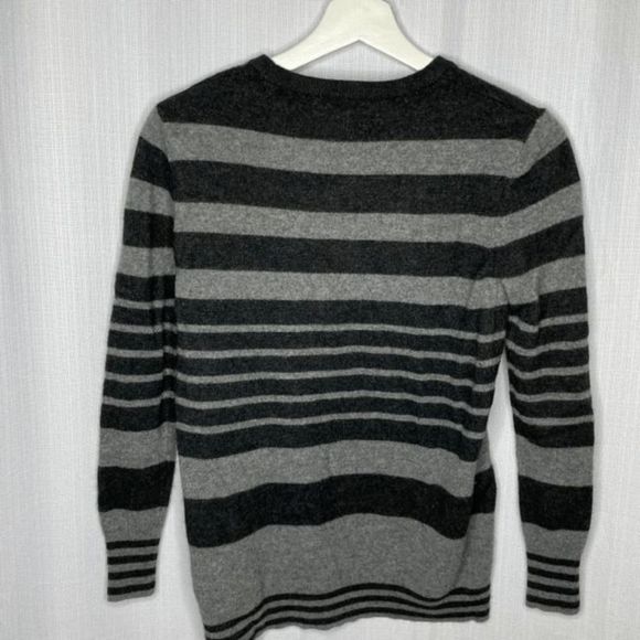 Equipment Gray Black Cashmere‎ Sweater - Picture 3 of 3